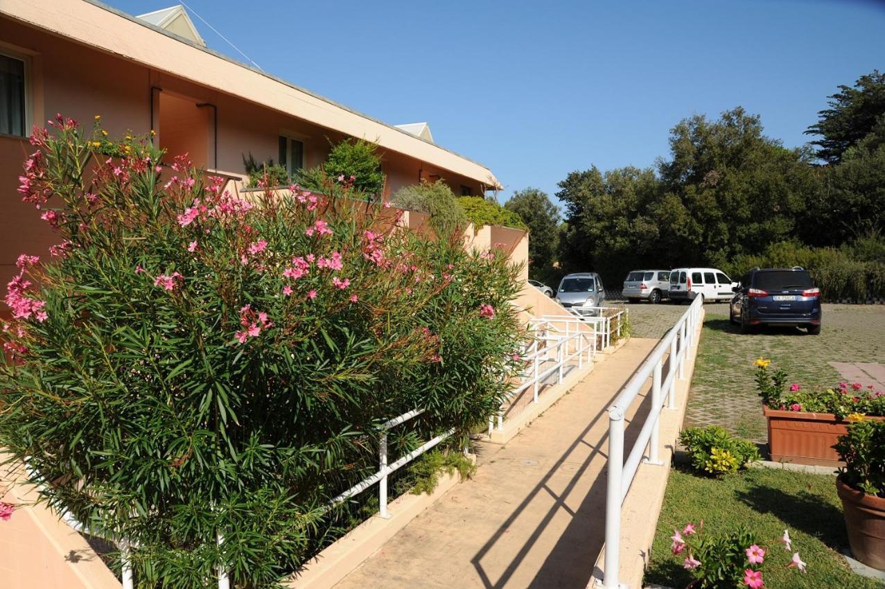 Residence Rex Lo Scoglietto Punta Ala Bagian luar foto
