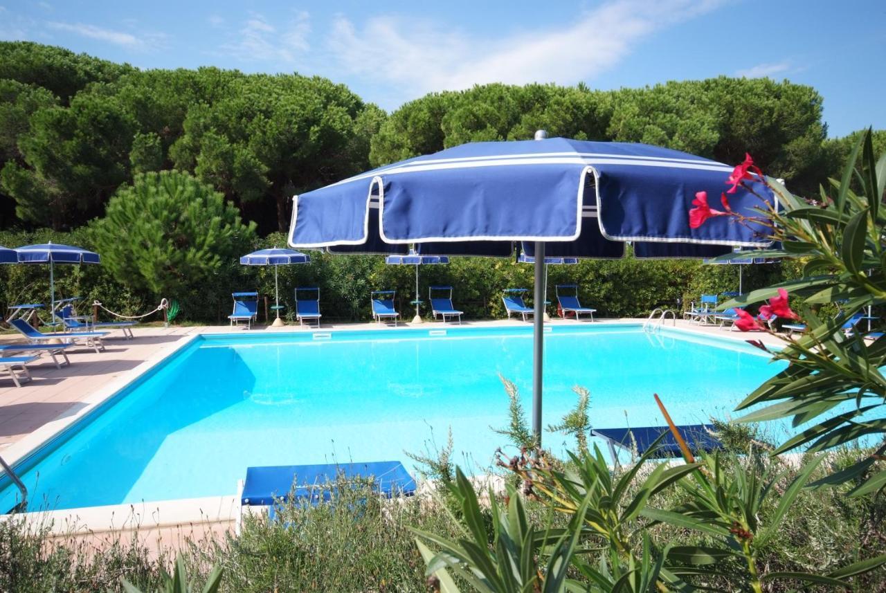 Residence Rex Lo Scoglietto Punta Ala Bagian luar foto