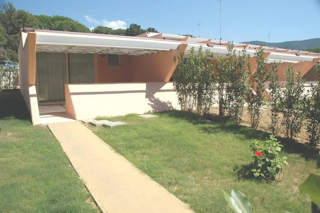 Residence Rex Lo Scoglietto Punta Ala Bagian luar foto