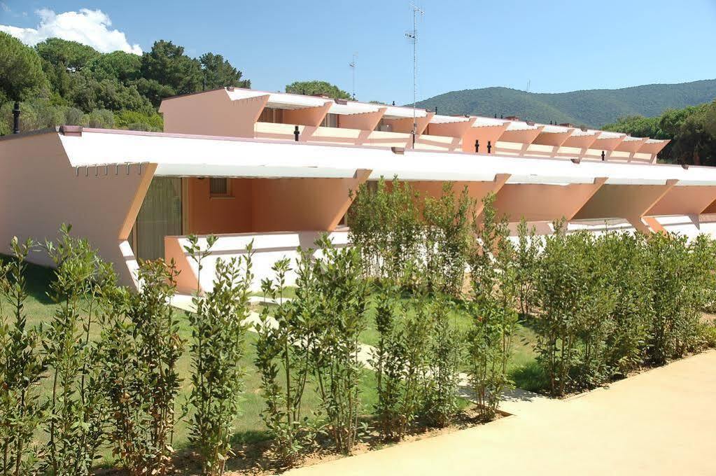 Residence Rex Lo Scoglietto Punta Ala Bagian luar foto